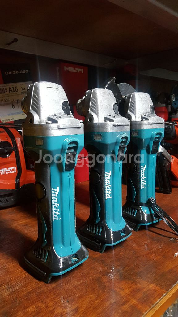 마끼다충전그라인더 DGA402N 본체만--8