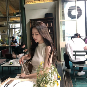 피브안 클라우드 홀터 니트 슬리브리스