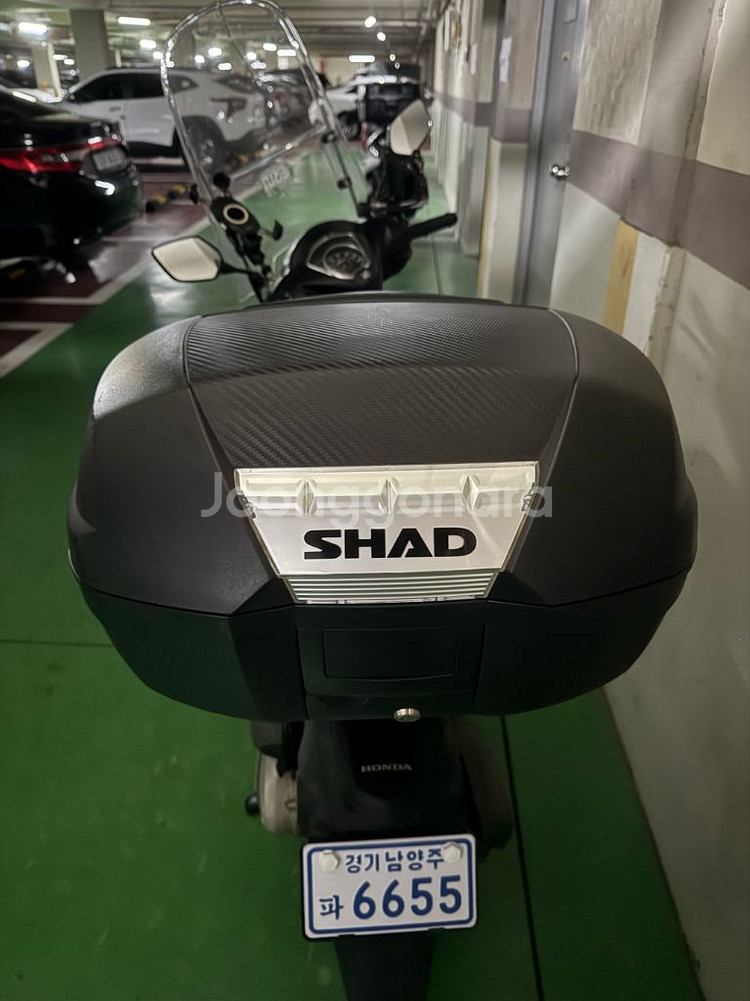 샤드44 오토바이 탑박스 상태좋음 구성품 누락없음--0