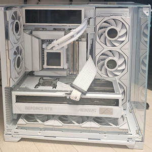 9950x3d 5090어마 화이트 끝판왕 리안리 본체