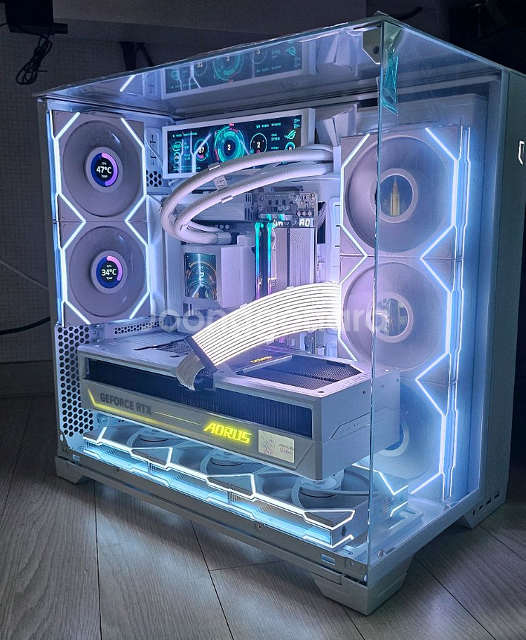9950x3d 5090어마 화이트 끝판왕 리안리 본체--2
