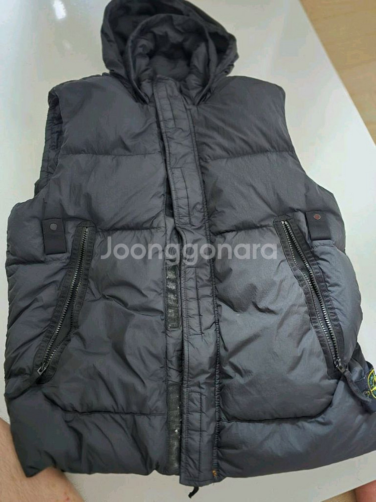스톤아일랜드 조끼패딩--1
