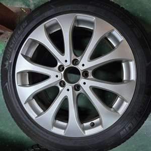 벤츠 e클래스 순정 18인치 휠타이어 세트 판매