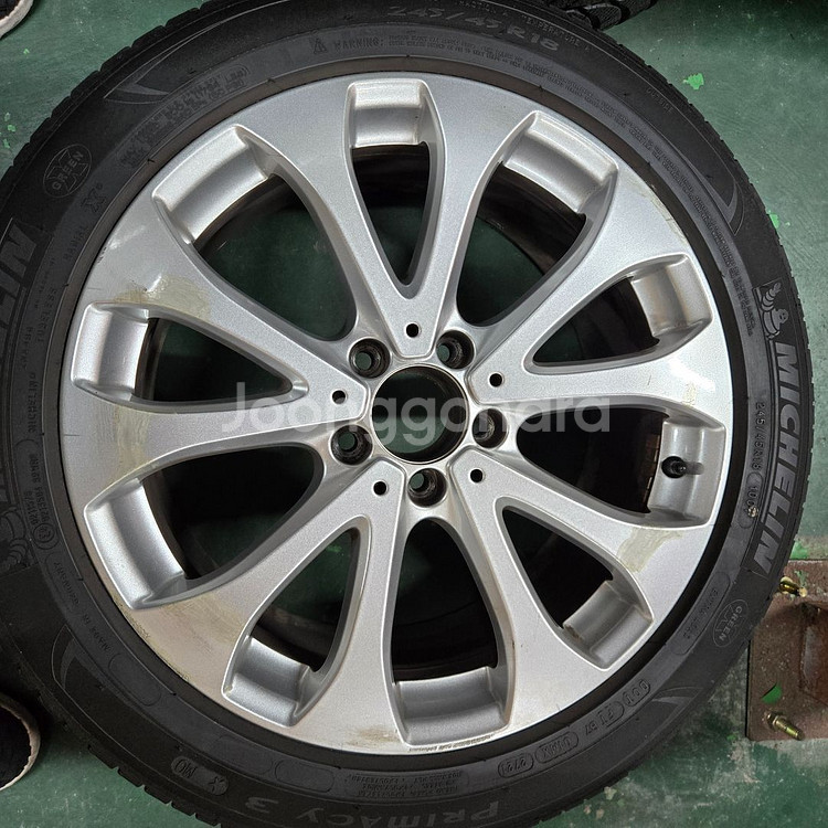 벤츠 e클래스 순정 18인치 휠타이어 세트 판매--1