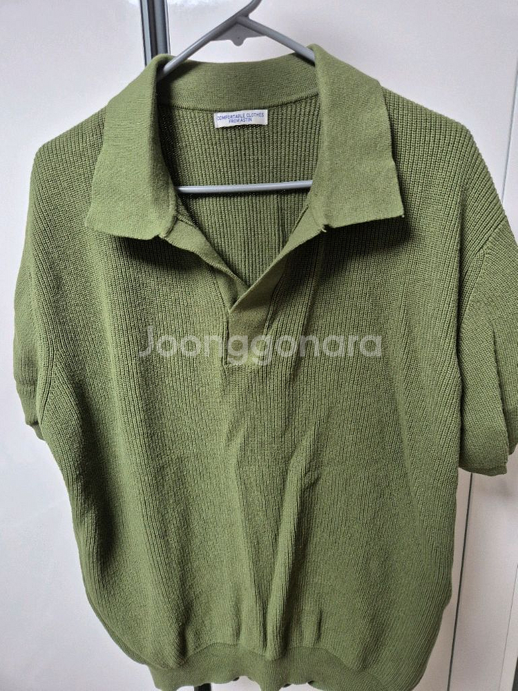 린넨 카라 니트 팝니다.--0