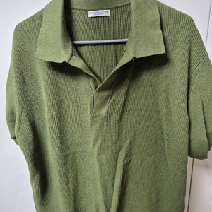 린넨 카라 니트 팝니다.