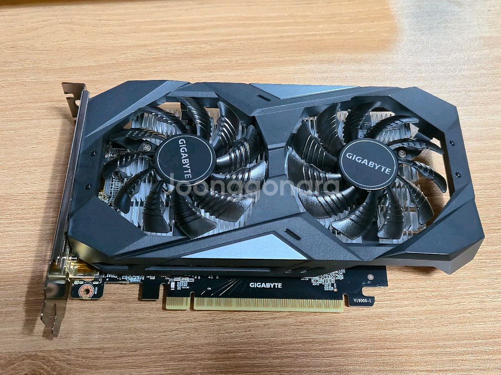 기가바이트 gtx1650 oc 4g--1