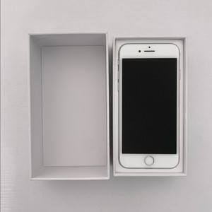 아이폰 8 실버 64GB S급 팝니다