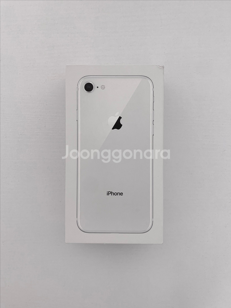 아이폰 8 실버 64GB 배터리 100% 팝니다--2
