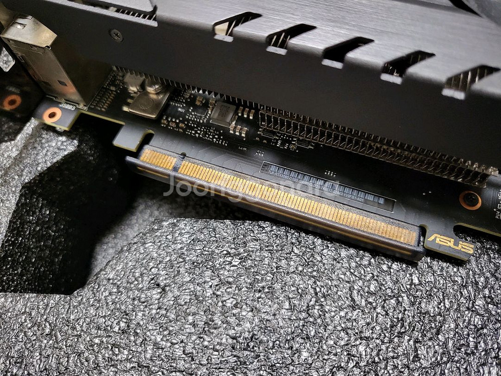 ASUS RTX 3080 TUF 10GB--4