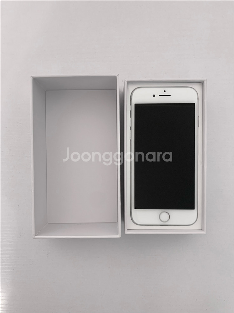 아이폰 8 실버 64GB 배터리 100% 팝니다--8