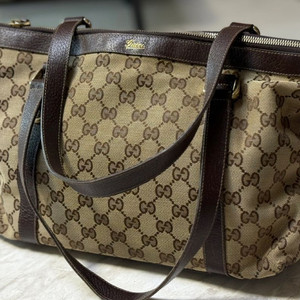 구찌 정품 GG 캔버스 토트백 / 전문 세탁완료