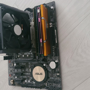 H97m보드. ddr3 20G. i5 4590