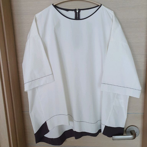 르베이지 티셔츠