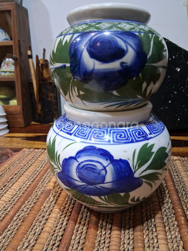 왜사기목단항아리 2점--1