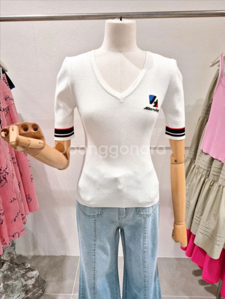 에고이스트 V넥 풀오버 화이트 새상품--0