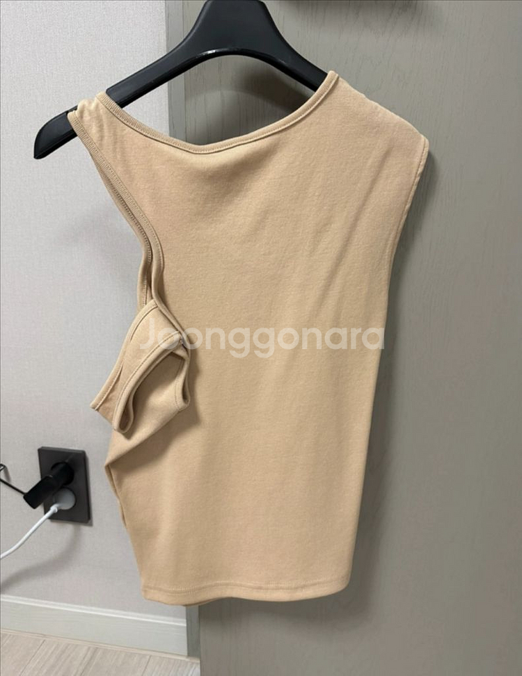 EGOIST 언발란스 슬림 민소매 티셔츠 새상품--1