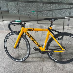 콘스탄틴 어베인 노란색 16년식