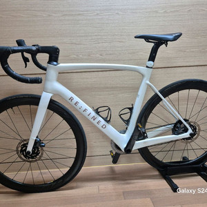 스램 포스 이탭 카본휠 리퍼인드4 화이트 튜브리스