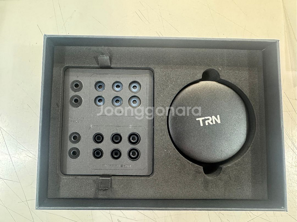 TRN BAX PRO 이어폰입니다.--5