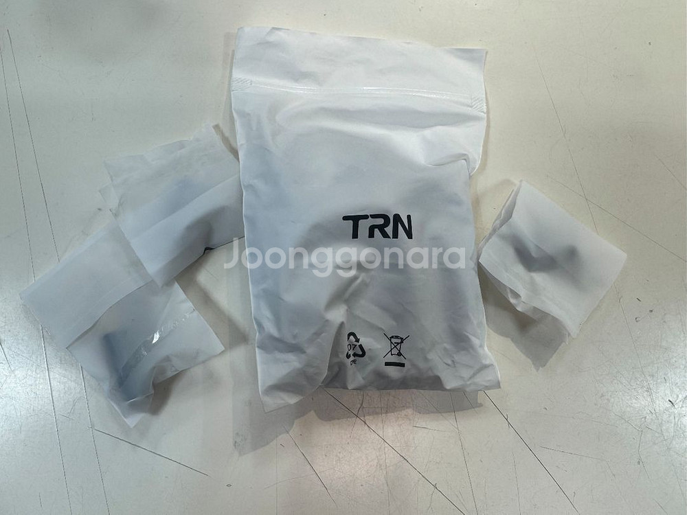 TRN BAX PRO 이어폰입니다.--6