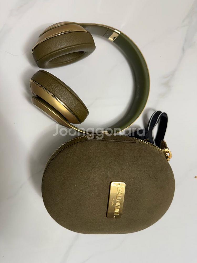 Beats Studio3 Balmain 헤드폰--3
