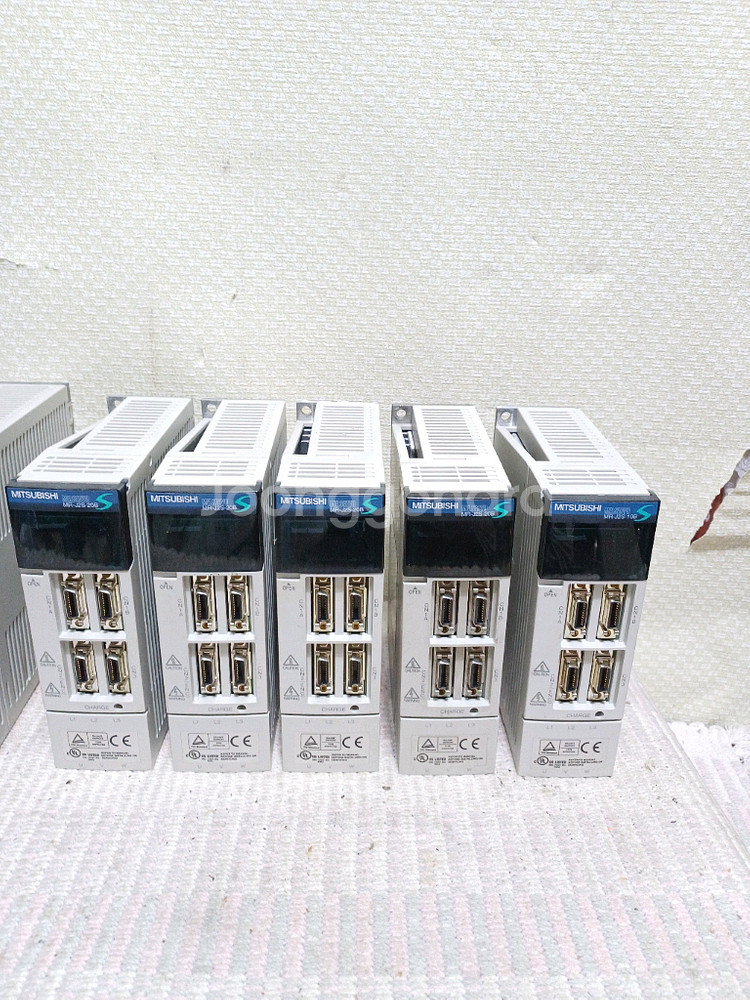 MiTSUBiSHi PLC / YASKAWA PLC .--2