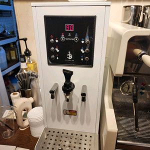 커피머신 세트 판매합니다.