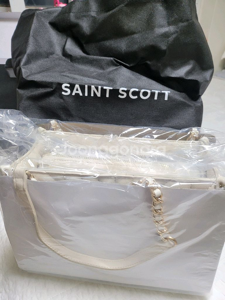 세인트스코트 코린 퀄팅 체인백 크림(새상품)--1