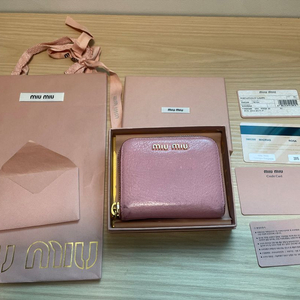 미우미우 지갑