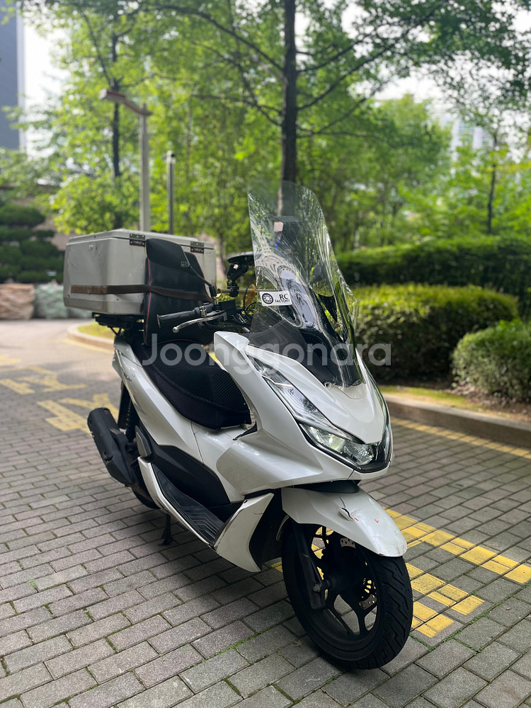 혼다 pcx /22년형 6만대 배달세팅,판매합니다.--1