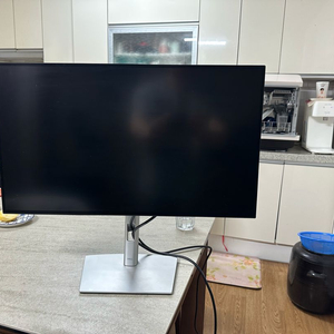 dell u2723qe