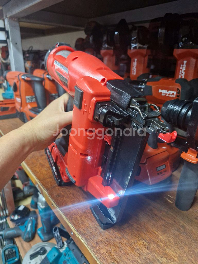 밀워키충전타카 M18FN18GS 충전레일건 S급--8
