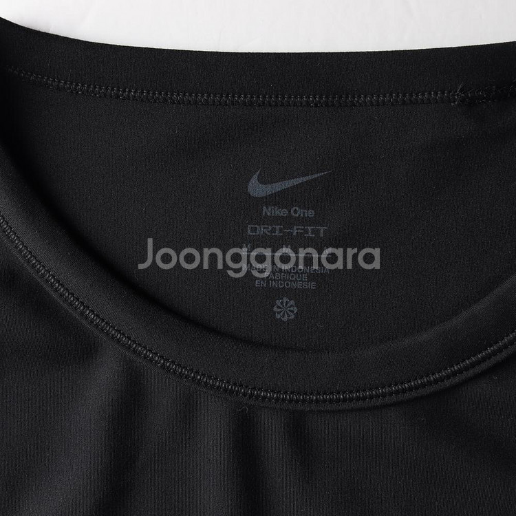 [M]나이키 블랙 드라이핏 반팔 크롭 티셔츠 요가 필라--4