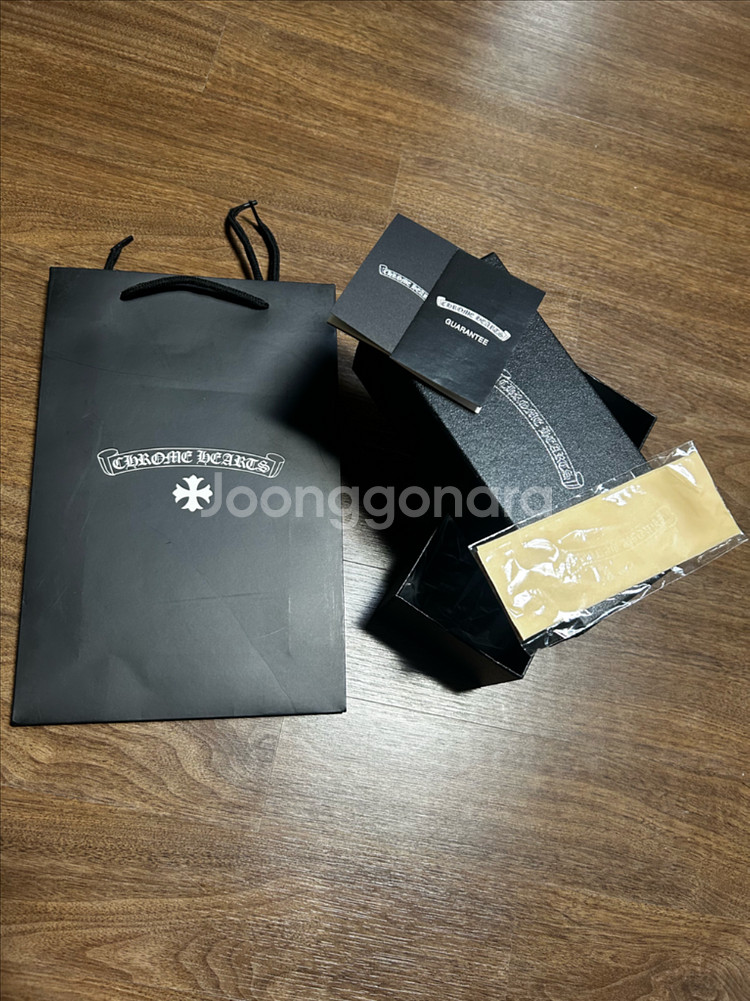 크롬하츠 안경 쇼핑백+케이스 판매합니다.--0
