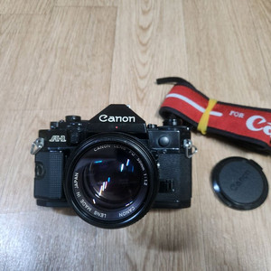 캐논 A-1바디및 50mm F1.2 렌즈 구성입니다