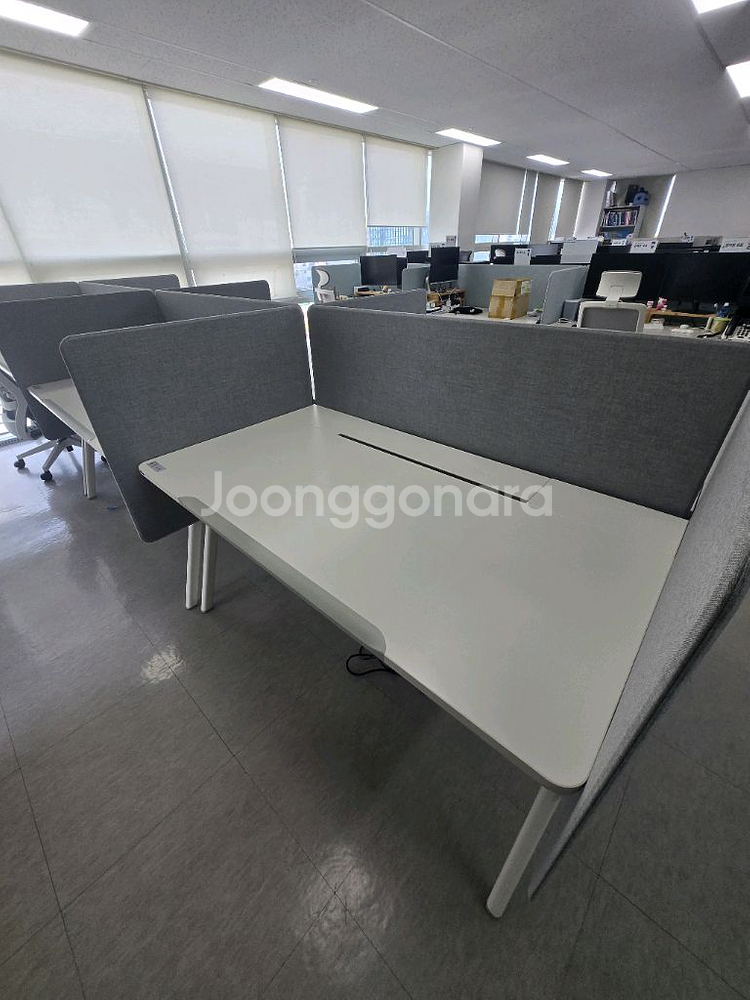 퍼시스 인에이블 덕트형책상 판매합니다--5
