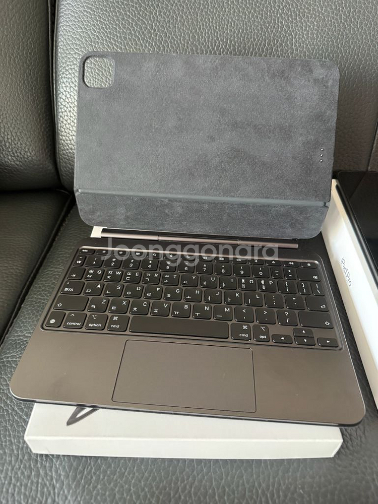아이패드 M4 11 pro 매직키보드 판매합니다.--0
