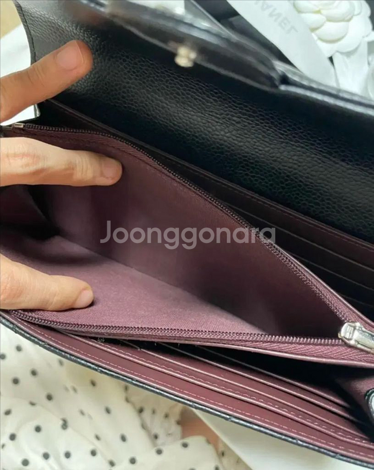 샤넬 클래식 캐비어 장지갑 은장--5