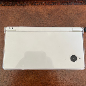 닌텐도 dsi 게임 260개됩니다