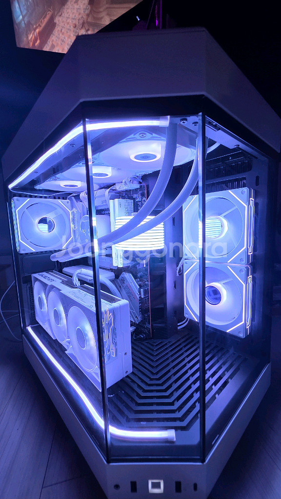 i7-14700K RTX5080 어항본체 팝니다--2