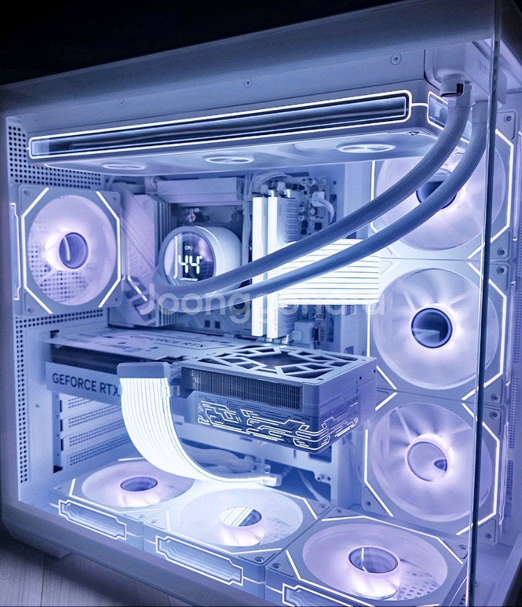 라이젠7 9800X3D RTX5080 본체 팝니다--0