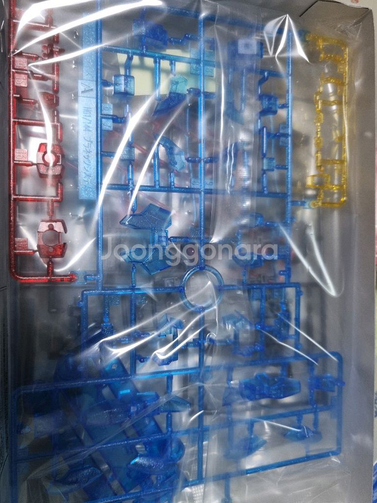 HG 코어건담 디멘션클리어 한정판 팝니다.--2