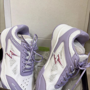 플로먼트 배드민턴화 245