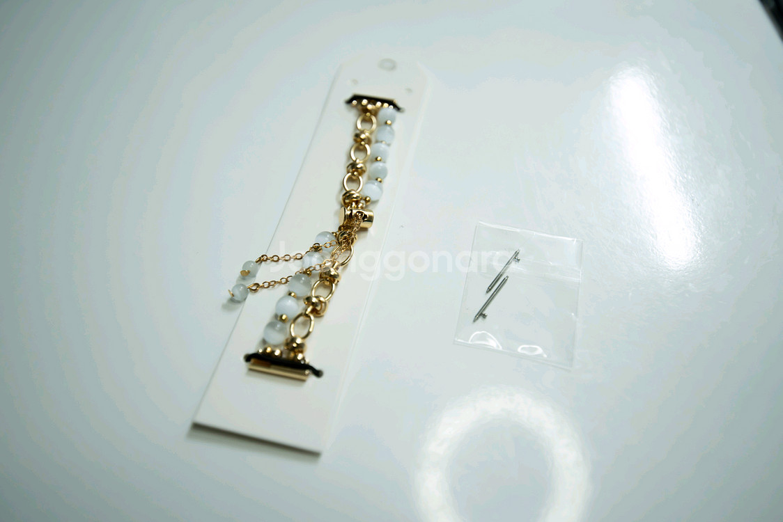 갤럭시워치 40mm 진주 스트랩 팝니다.--3