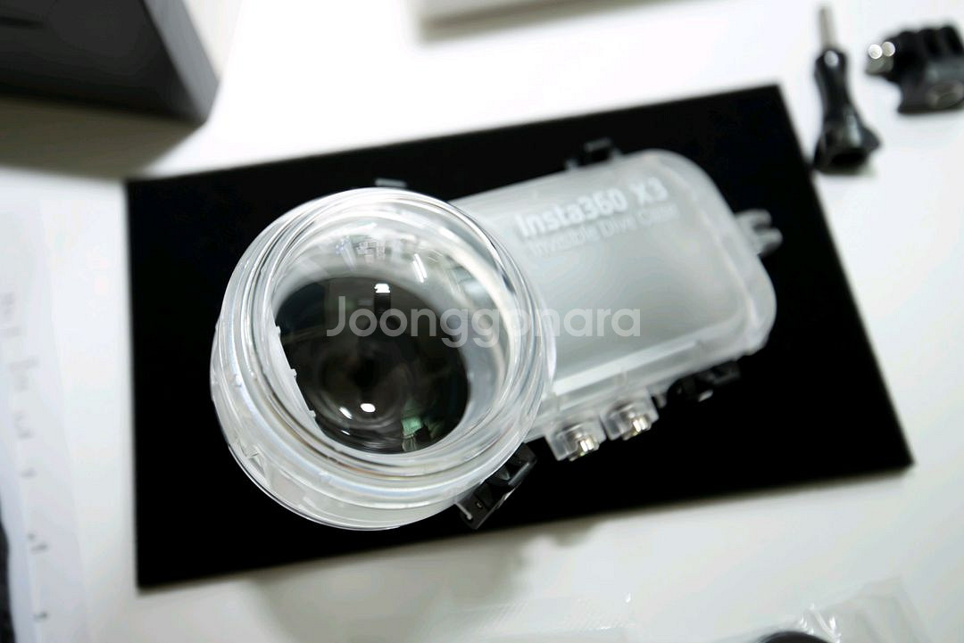 insta360 x3 액션캠 방수하우징 판매합니다.--1