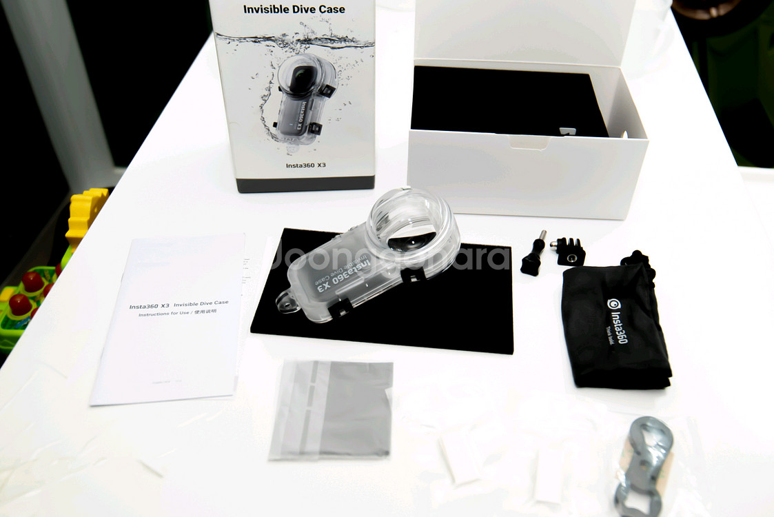 insta360 x3 액션캠 방수하우징 판매합니다.--4