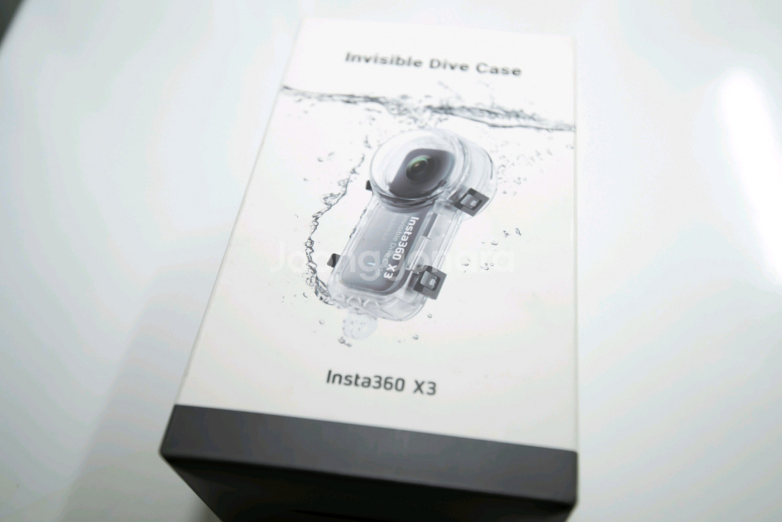 insta360 x3 액션캠 방수하우징 판매합니다.--3