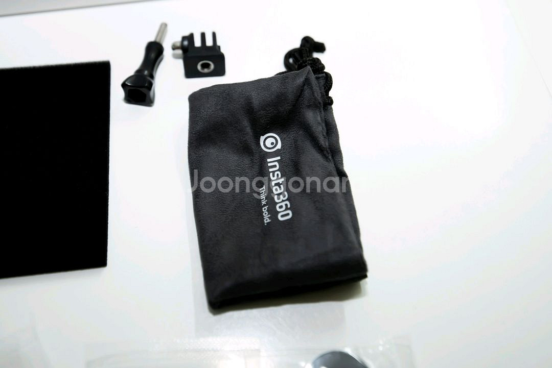 insta360 x3 액션캠 방수하우징 판매합니다.--6