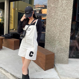 셀린느 화이트 숏 멜빵 점프수트 팬츠